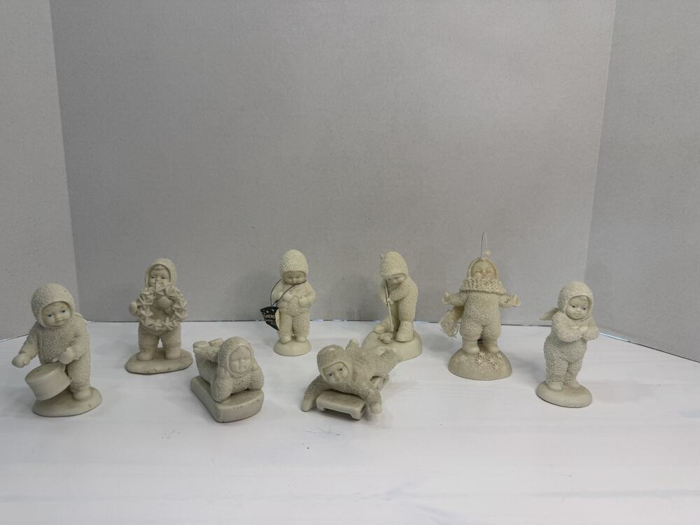 Snowbabies Department 56 Figurines Set of 8